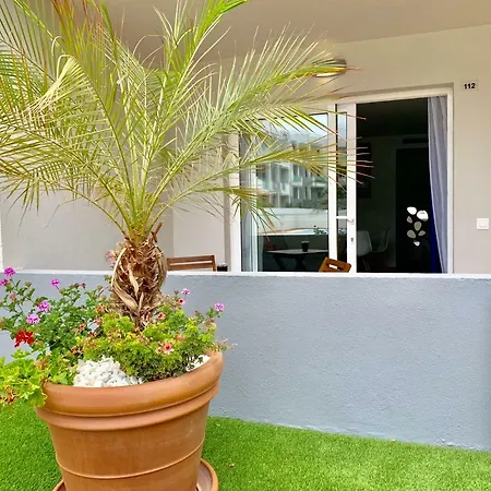 Garden With Pool View Apartamento *