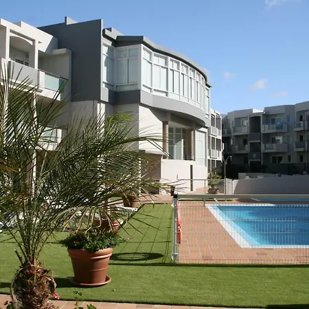 Garden With Pool View Apartment *